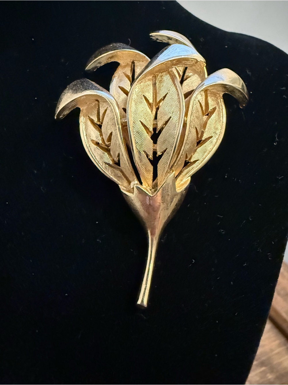 Vintage Trifari Signed Gold Tone Multi Leaf Brooch Statement Pin